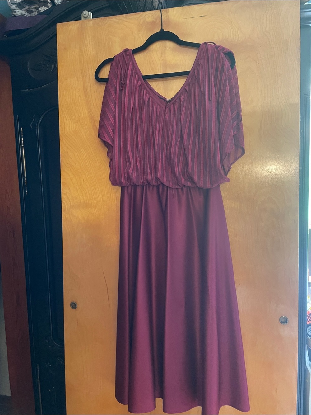 Vintage Burgundy V-Neck Blouson Midi Dress